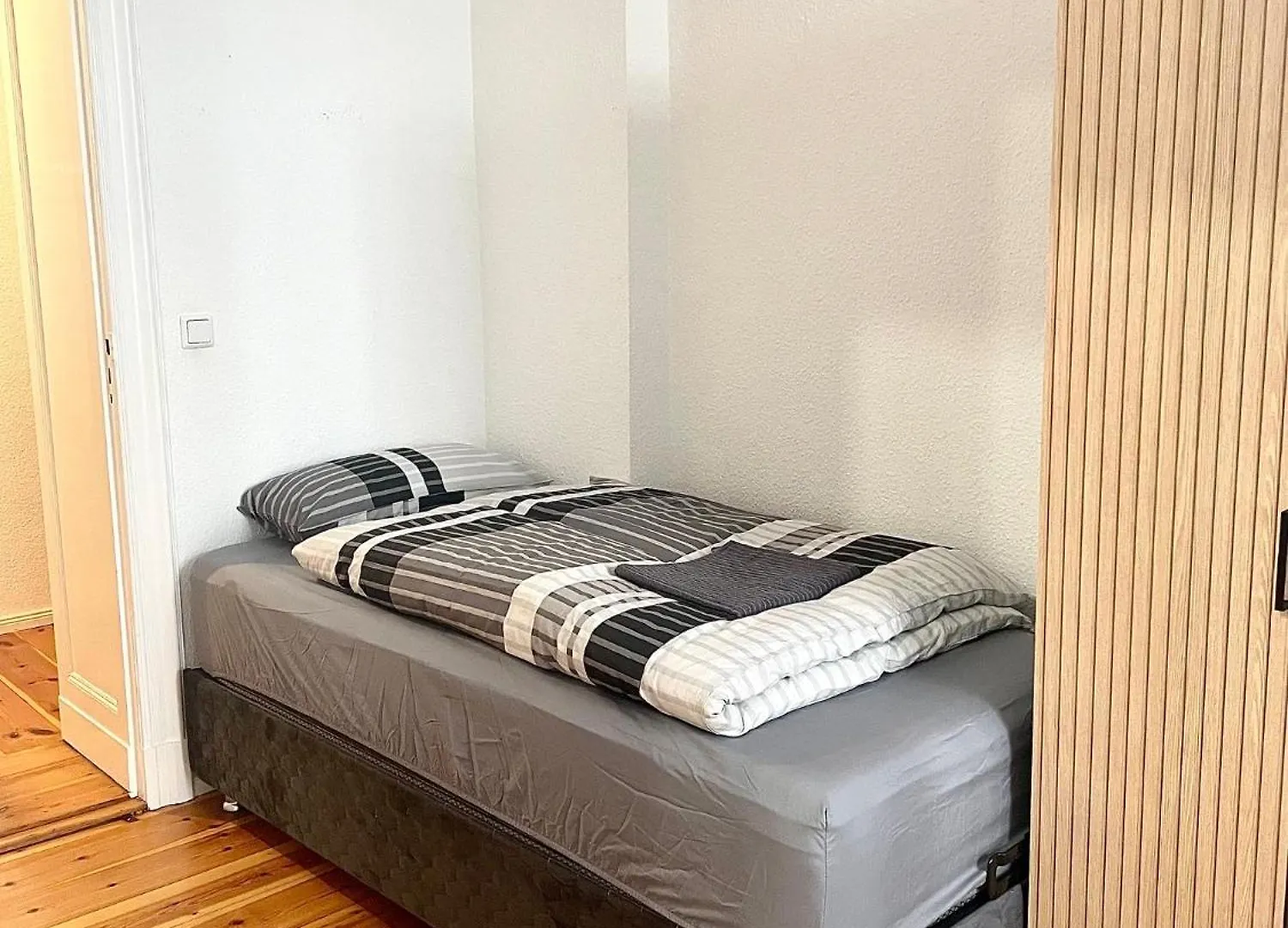 Sehr Zentrale Wohnung Fuer Bis Zu 6 Gaeste - Nah Gelegen Zum Kurfuerstendamm, Potsdamer Platz Und Kreuzberg In 10 Minuten Berlin Almanya