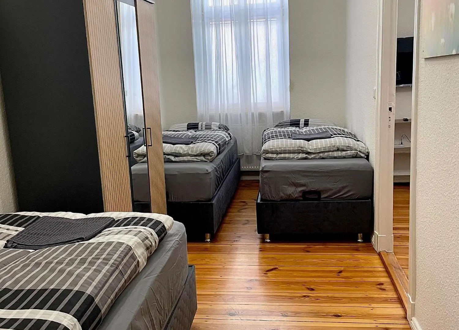 Daire Sehr Zentrale Wohnung Fuer Bis Zu 6 Gaeste - Nah Gelegen Zum Kurfuerstendamm, Potsdamer Platz Und Kreuzberg In 10 Minuten Berlin