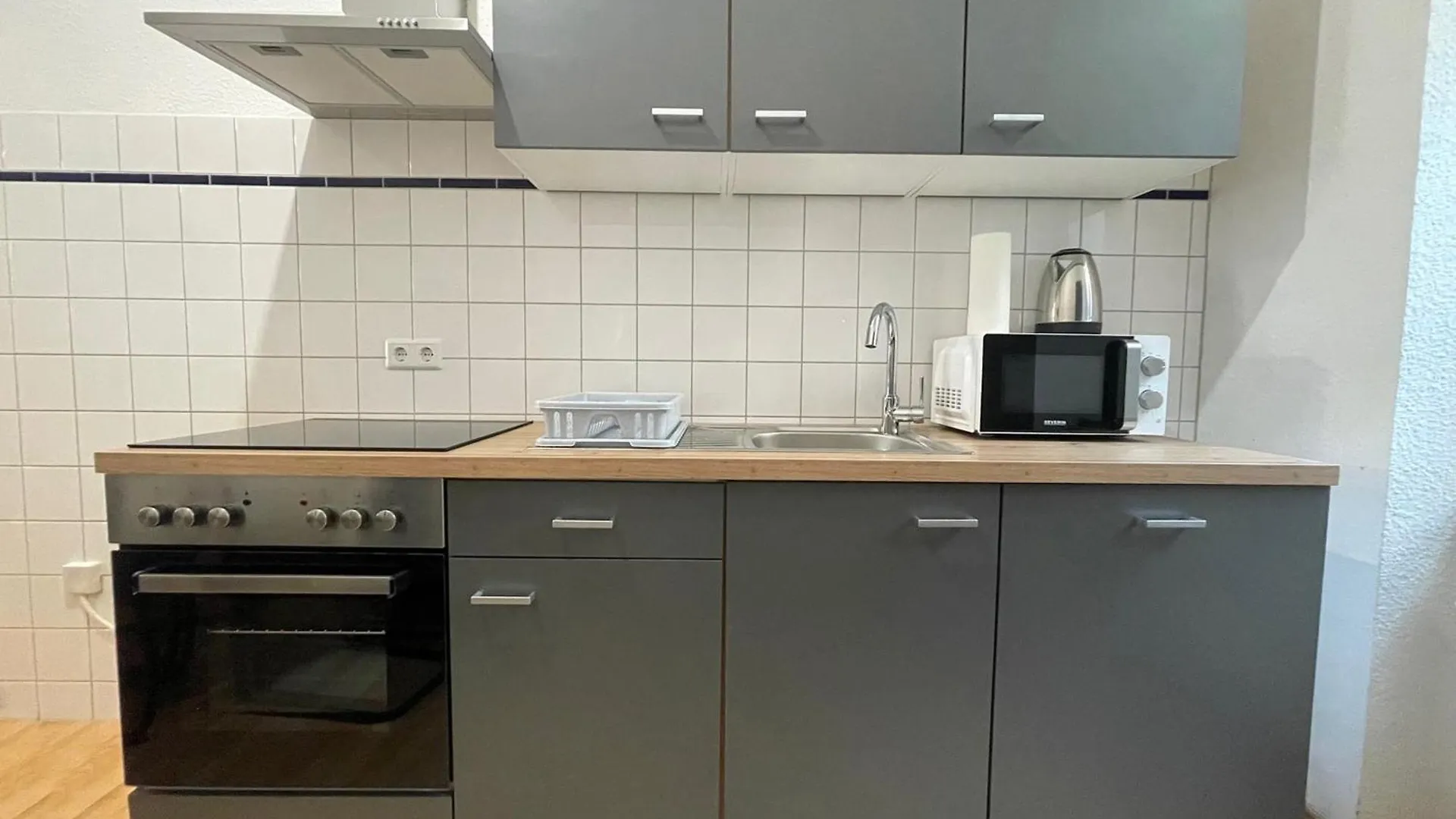 Sehr Zentrale Wohnung Fuer Bis Zu 6 Gaeste - Nah Gelegen Zum Kurfuerstendamm, Potsdamer Platz Und Kreuzberg In 10 Minuten Berlin 0*,  Almanya
